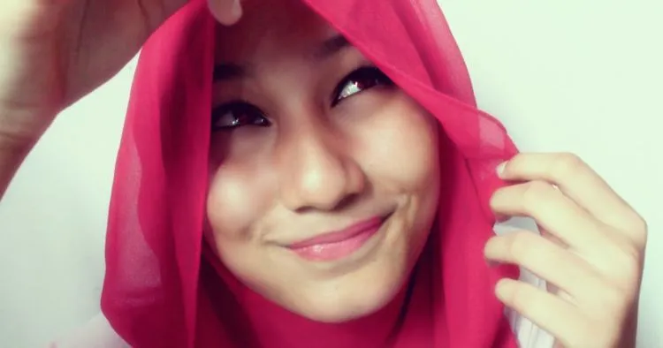 Sebagai Hijabers Kekinian, 9 Jenis Bahan Hijab Ini Layak Kamu Koleksi untuk Menunjang Penampilanmu 18