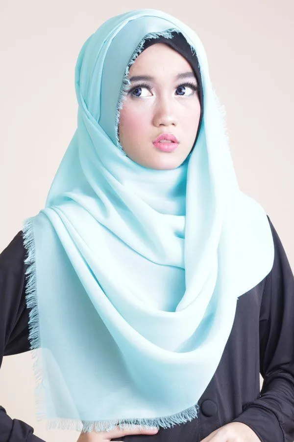 Ketahui Kombinasi Warna Bibir dan Hijab Yang Pas Hanya dari 3 Warna Lipstik Saja! 20