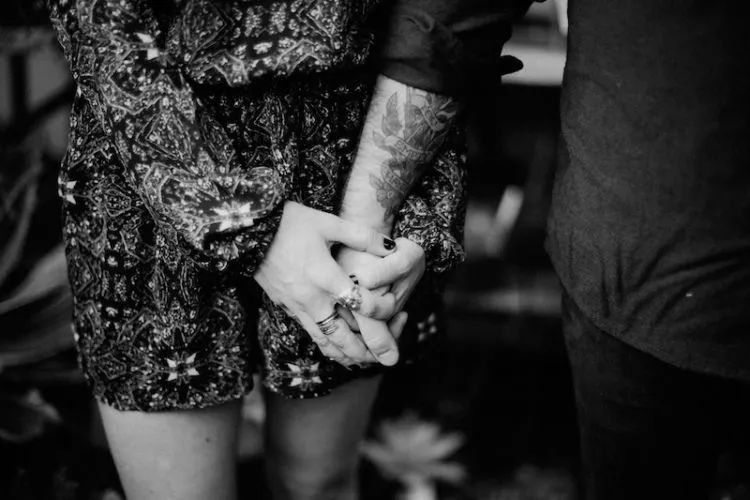Rindu itu Sederhana, Seperti 8 Sikap Dia Ini yang Membuatmu Sering Terbayang Sosoknya 12