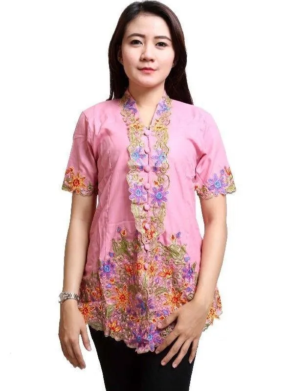 7 Kebaya Simpel yang Cocok Buat Lebaran. Bikin Hari Fitrimu Berkesan! 11