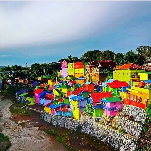 Ini Malang, Bukan Luar Negeri. Yuk Kunjungi Kampung Warna Warni yang Menyenangkan Hati! 7
