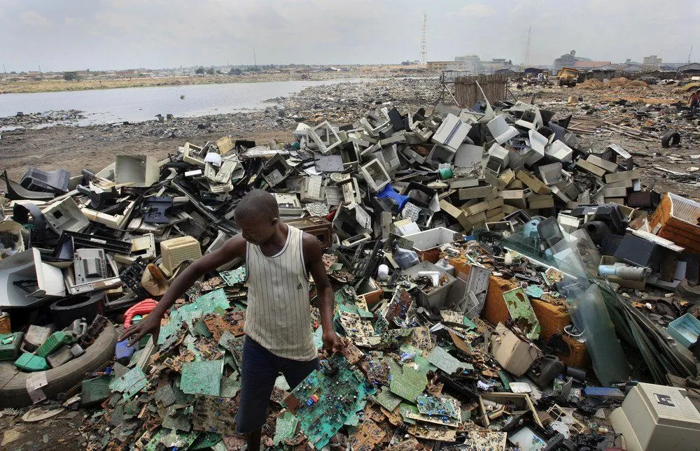 Udah Tahu Belum Kemana Berlabuhnya Sampah Elektronik Dunia? Ngeri Banget Limbahnya 6