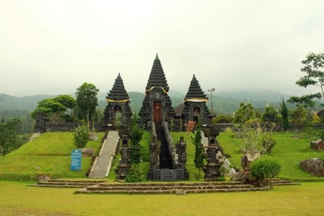 Pura Parahyangan Bogor, Satu Lagi Tempat Wisata Hits yang Harus Kamu Kunjungi di Akhir Pekan 12