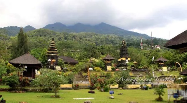 Pura Parahyangan Bogor, Satu Lagi Tempat Wisata Hits yang Harus Kamu Kunjungi di Akhir Pekan 13