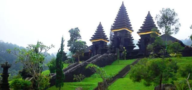 Pura Parahyangan Bogor, Satu Lagi Tempat Wisata Hits yang Harus Kamu Kunjungi di Akhir Pekan 9