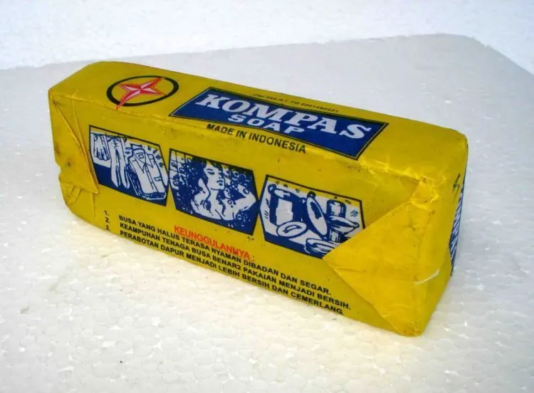 Nostalgia Yuk! Aksesori dan Produk Makeup Jadul yang Dulu Pernah Ngetren di Jamannya 14