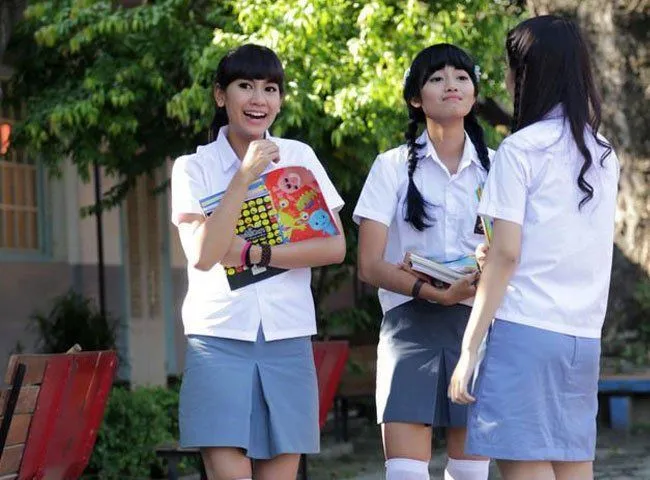 6 Hal Ini Kamu Rasakan Saat Gagal Jadi Anak Populer Sekolah Pas SMA, Memang Kuper atau Nggak Nyaman? 7