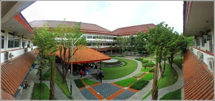 Ini Dia 12 Spot Instagrammable yang Indah di UGM. Wah Jadi Pengen Kuliah Ke Sana! 16