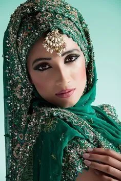Ketahui Kombinasi Warna Bibir dan Hijab Yang Pas Hanya dari 3 Warna Lipstik Saja! 22