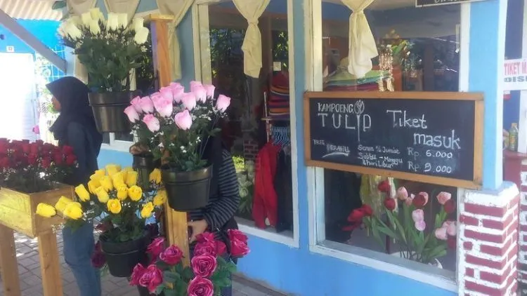 Kampoeng Tulip, Tempat Selfie Ngehits dengan Suasana Negeri Belanda. Traveler Wajib Ke Sana! 9