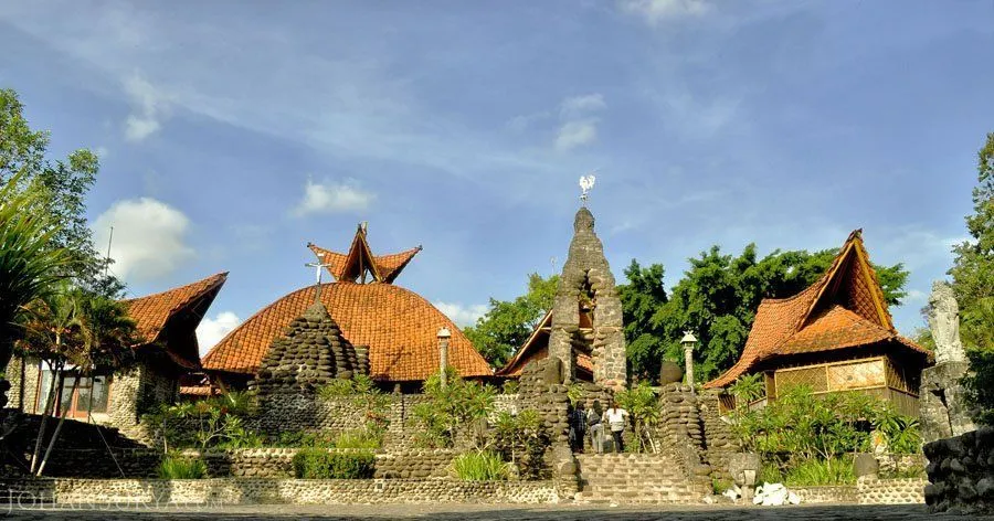 8 Destinasi yang Wajib Kamu Sambangi Ketika Mudik Ke Kediri di Libur Lebaran Tahun Ini!
