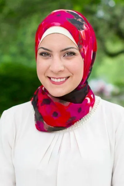 Ketahui Kombinasi Warna Bibir dan Hijab Yang Pas Hanya dari 3 Warna Lipstik Saja! 30