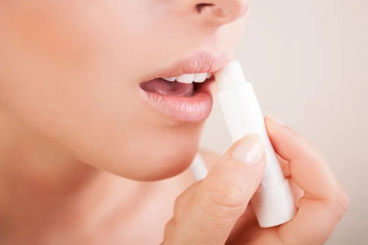 7 Keuntungan Jarang Pakai Lipstik. Tampil Polos juga Merawat Diri 12