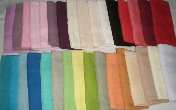9 Cara Benar Merawat Hijab dari Mulai Mencuci Hingga Menyimpannya 9