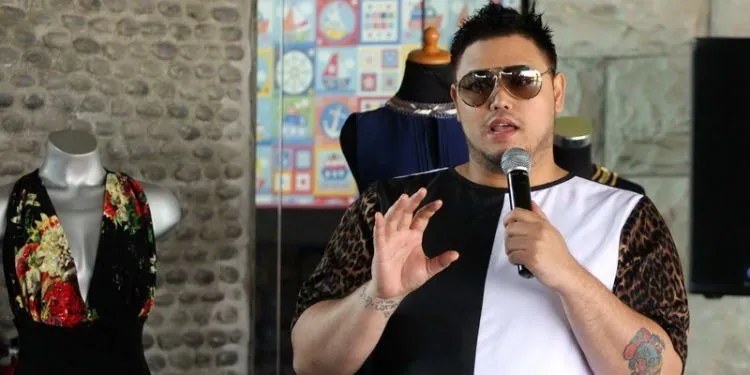 5 Selebriti Ini Mengaku Memilih Sedot Lemak Untuk Menyempurnakan Tubuhnya, Seberapa Perlu? 8