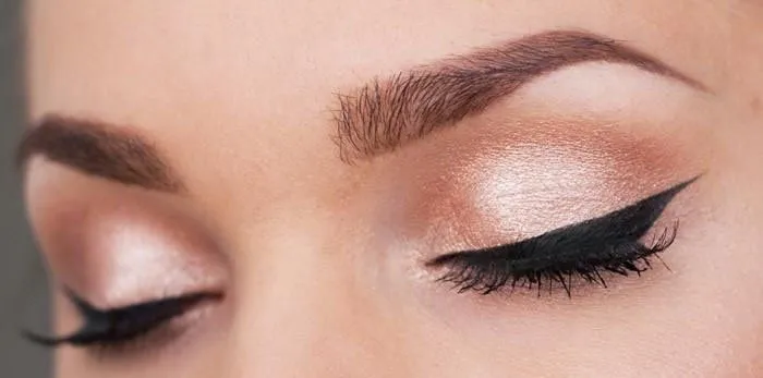 6 Trik Make Up Wisuda yang Bisa Kamu Praktikkan Sendiri. Nggak Perlu Panggil MUA Lagi! 10
