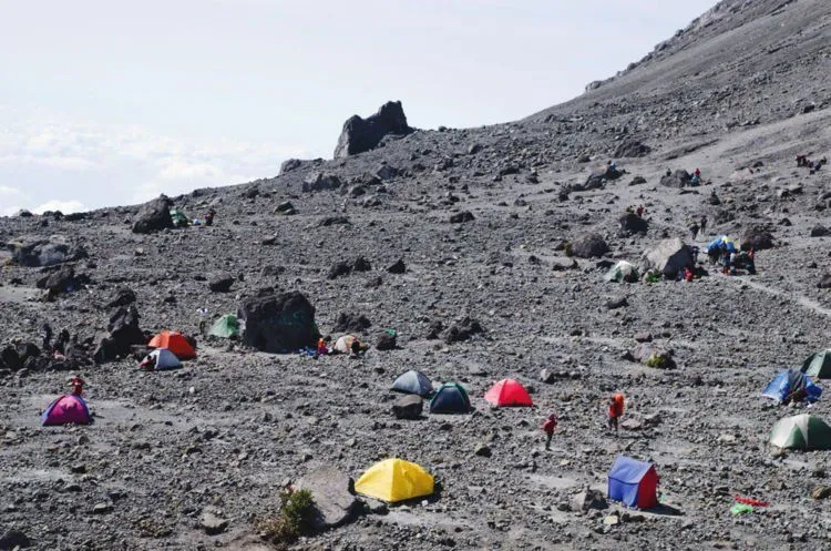 Kisah Misteri Di Gunung Merapi. 7 Cerita Ini Dijamin Bikin Kamu Bergidik Ngeri 9