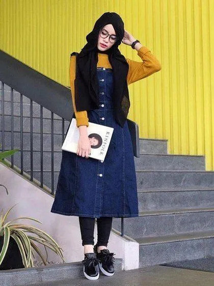 9 Inspirasi Style Dress Midi untuk Hijab Sopan dan Kasual Tanpa Ribet 15