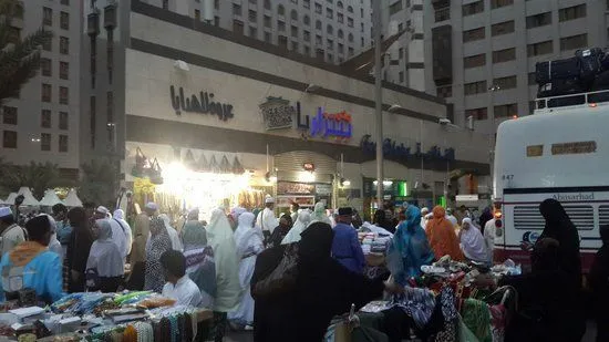 Umrah Bukan Ibadahnya Orang Tua, Ini Keuntungan Kamu yang Beruntung Bisa ke Tanah Suci di Usia Muda 8