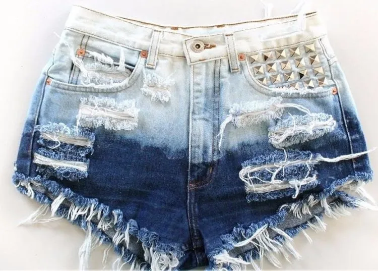 Ingin Celana Jeans Lamamu Terlihat 'Baru'? 7 Modifikasi Keren Ini Bisa Banget Kamu Tiru 12