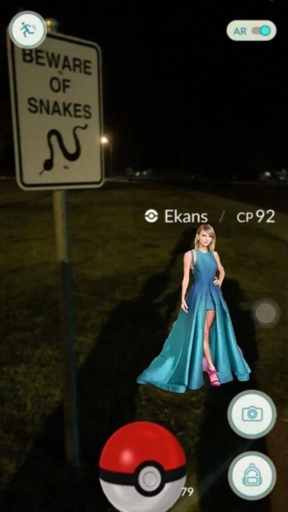 Dinilai Licik dan Penuh Tipu Muslihat, 8 Meme Ini Melahirkan Citra Taylor Swift Sebagai Ular Berbisa 15