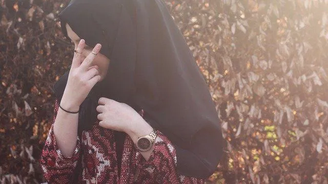 Tuntutan dan Pertanyaan yang Bikin Cewek Berhijab Geleng-geleng Kepala. Begini Amat Ya? :)) 18