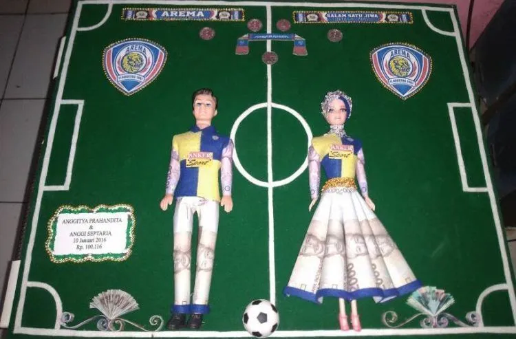 Konsep Pernikahan Buat yang Gila Bola. Mungkin Sedikit Aneh, tapi Kamu Akan Terlihat Beda! 9