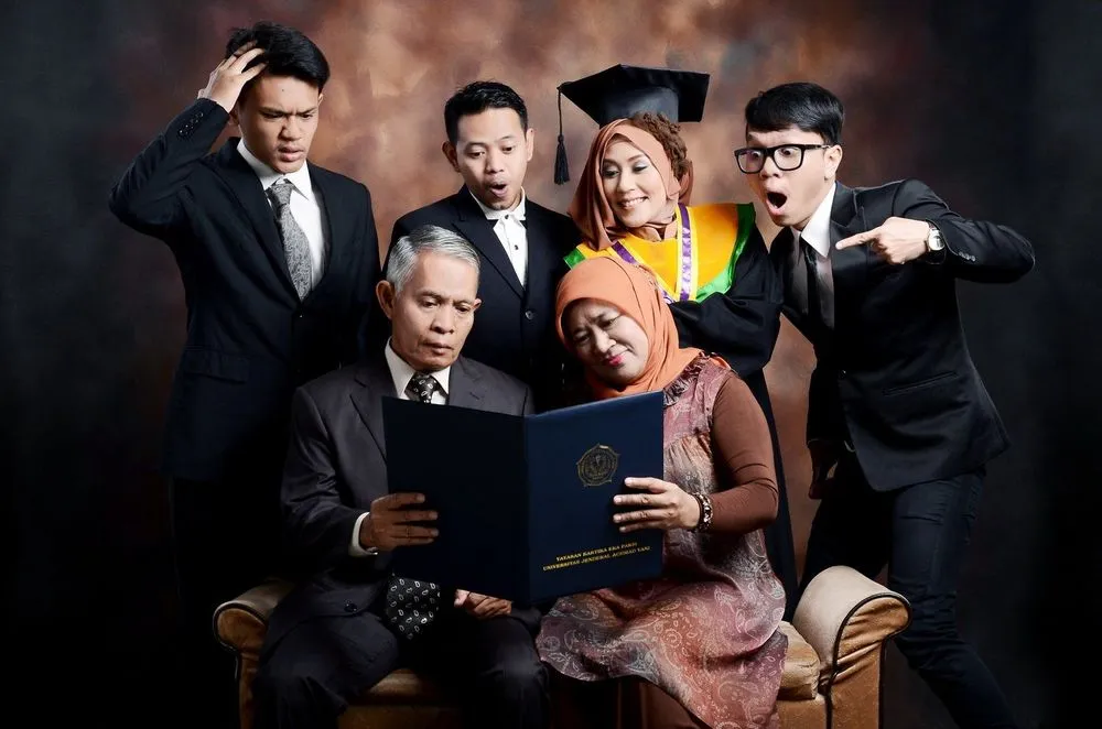 6 Trik Make Up Wisuda yang Bisa Kamu Praktikkan Sendiri. Nggak Perlu Panggil MUA Lagi! 12