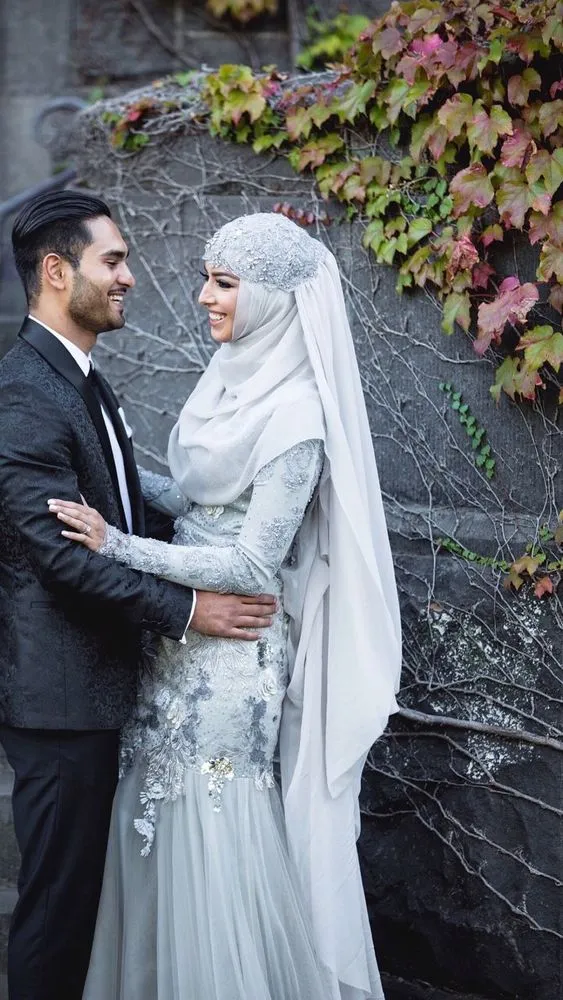 15 Inspirasi Gaun Pernikahan Syar'i Simple tapi Elegan 21