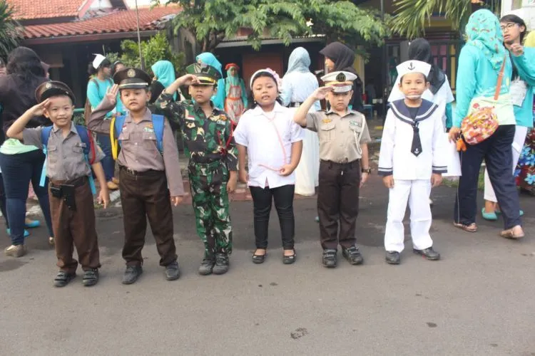 10 Baju Unik dan Lucu Bertema 17 Agustus, Memeriahkan Kemerdekaan kan Nggak Ada Salahnya 17
