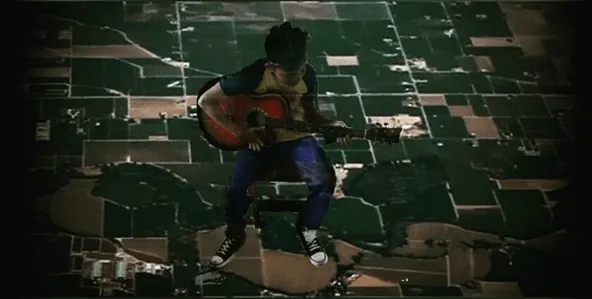 Lagi Tren di Indonesia Nih, Foto-Foto Kece Ala Video Musik 'Up & Up' Coldplay! 34