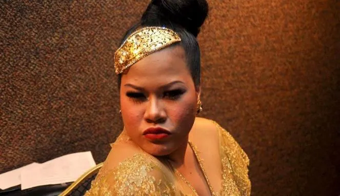 8 Artis Ini Lebih Memilih S2 Saat Tenar-tenarnya. Kamu yang Biasa Aja Apa Kabar Pendidikannya? 11