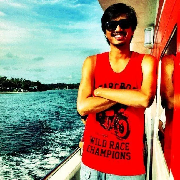 Tanpa Perlu Ganteng Dulu, 10 Pose Selfie Ala Duta 'SO7' Ini Bisa Cowok-cowok Tiru 18