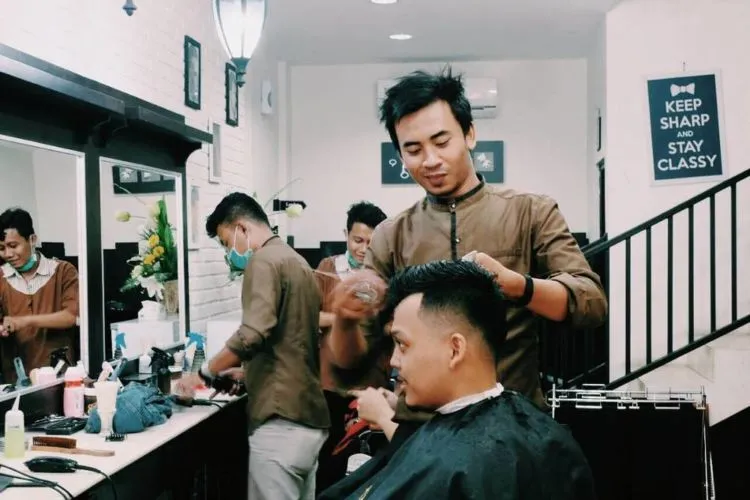 Jangan Sampai Salah Pilih Barber, Bro. Kunci Ketampananmu Ada di Sana! Simak Tipsnya 7
