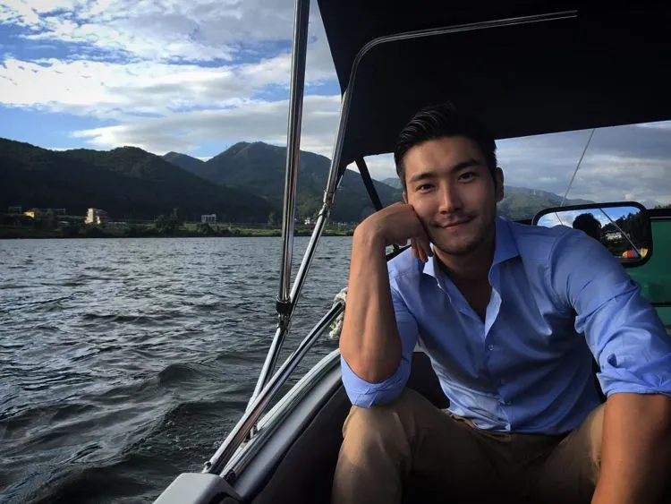 Selain Ganteng Dan Multitalenta, Gaya Choi Siwon Tak Pernah Gagal Bikin Cewek Kesengsem 19