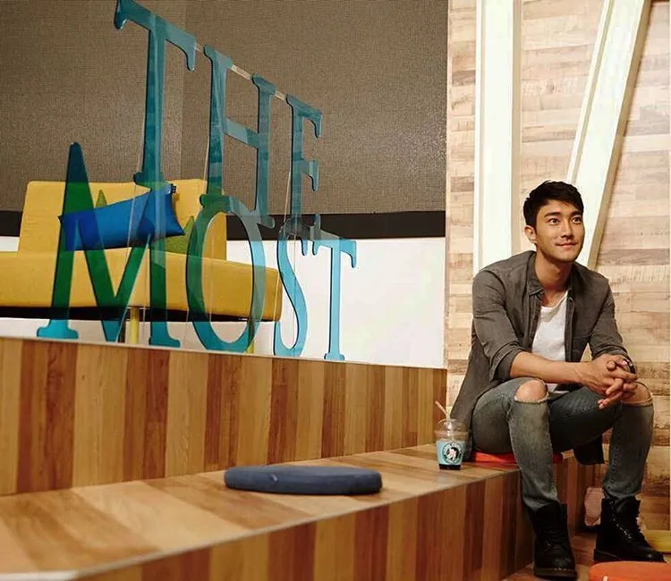 Selain Ganteng Dan Multitalenta, Gaya Choi Siwon Tak Pernah Gagal Bikin Cewek Kesengsem 14