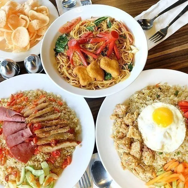6 Restoran di Bandung yang Asyik Buat Makan Keroyokan. Kamu Nekat Kalau Mau Makan Sendirian! 9