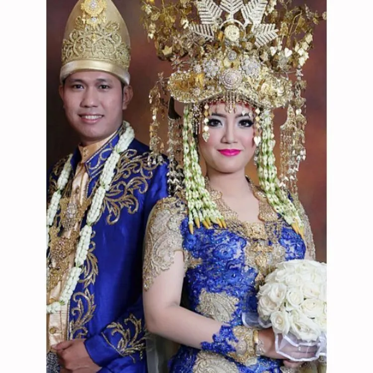 10 Inspirasi Pernikahan Unik nan Megah A La Palembang dengan Pakaian Adat Aesan Gede 15