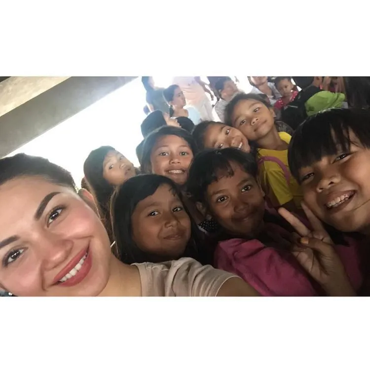 Sesama Suka Dibilang Tampil Terlalu Dewasa, Lebih Cakep Nikita Willy atau Ariel Tatum? 25