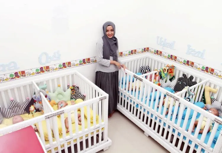 Kehidupan Setelah Menikah Siapa Sangka, Termasuk Dikasih Anak Kembar Lima! 12