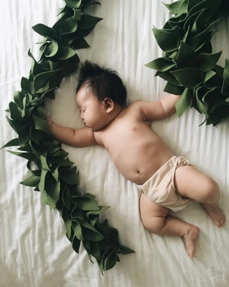 Cek 20 Foto Bayi Super Imut yang Lagi Dikerjain Sama Ibunya Ini, Bahagianya Mendandani Anak Sendiri 23