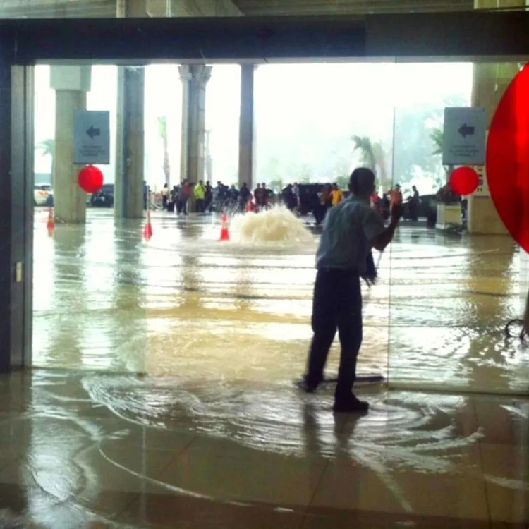 Terminal Bandara Bertaraf Internasional, Digadang-Gadang Mampu Jadi Saingan, tapi Kalah Sama Hujan 7