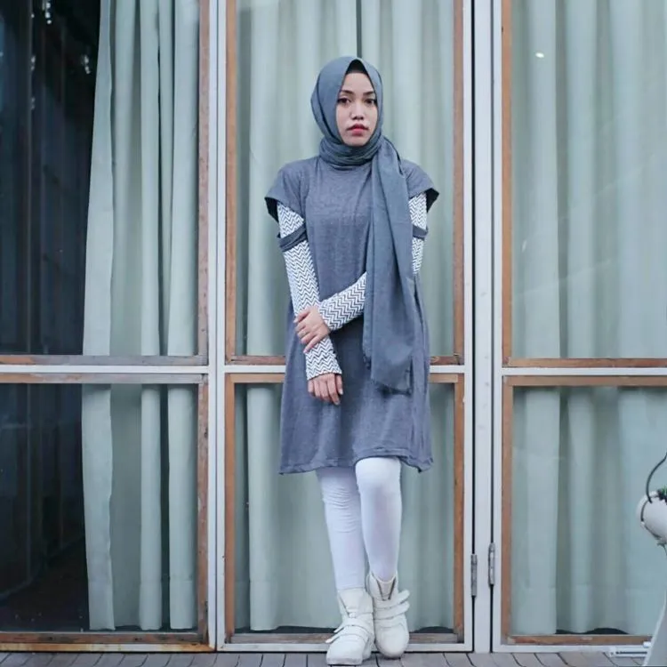Tampil dengan Mini Dress Itu Tetap Bisa Sopan, Asal 10 Style Hijab Ini Kamu Tirukan 13
