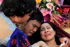 Pernikahan Batak Ini Bikin Para Tamu Menangis Terharu, Ada Tragedi dan Perjuangan Cinta di Baliknya 7