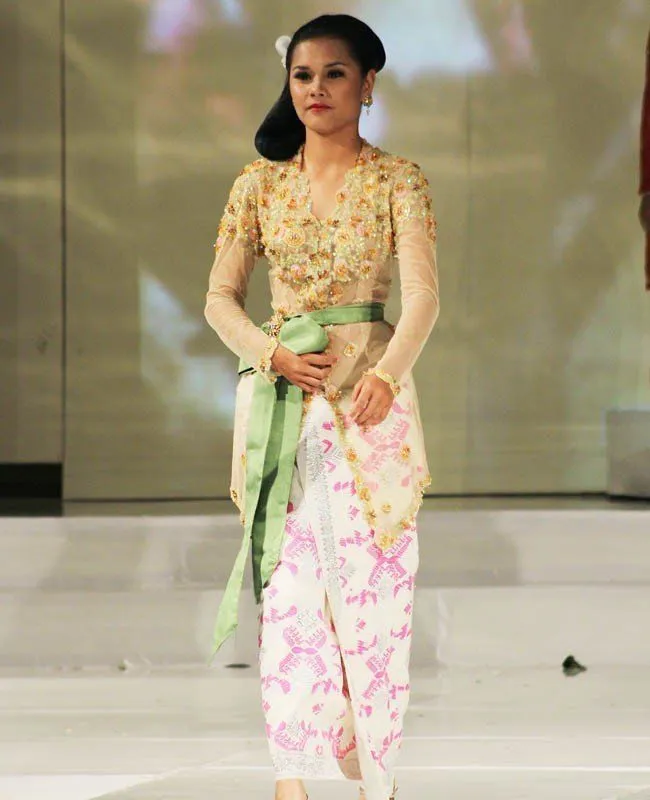 Agar Terlihat Langsing Berbalut Kebaya, Tambahkan Obi Cantik Ini sebagai Aksesorimu 16
