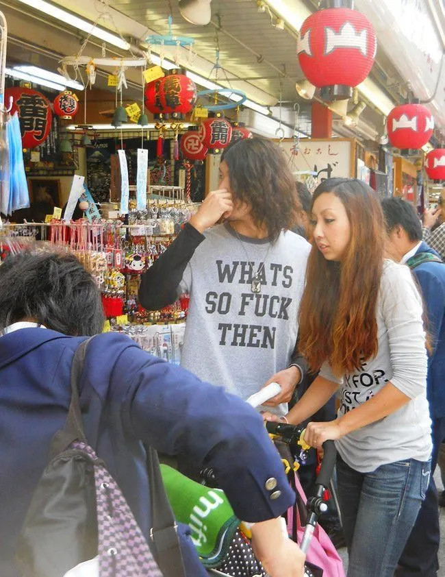 20 Gambar Kaus Asal Cina dengan Tulisan Bahasa Inggris Kacau dan Kocak, Dijamin Ngakak Maksimal 35