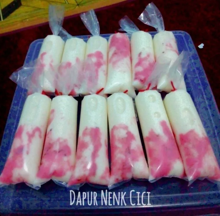 Nostalgia Yuk Sama Es Lilin Favorit Masa Kecil! Intip Cara Bikinnya Lewat 13 Kreasi Ini 24