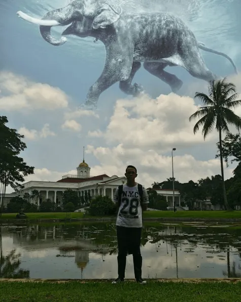 Lagi Tren di Indonesia Nih, Foto-Foto Kece Ala Video Musik 'Up & Up' Coldplay! 28