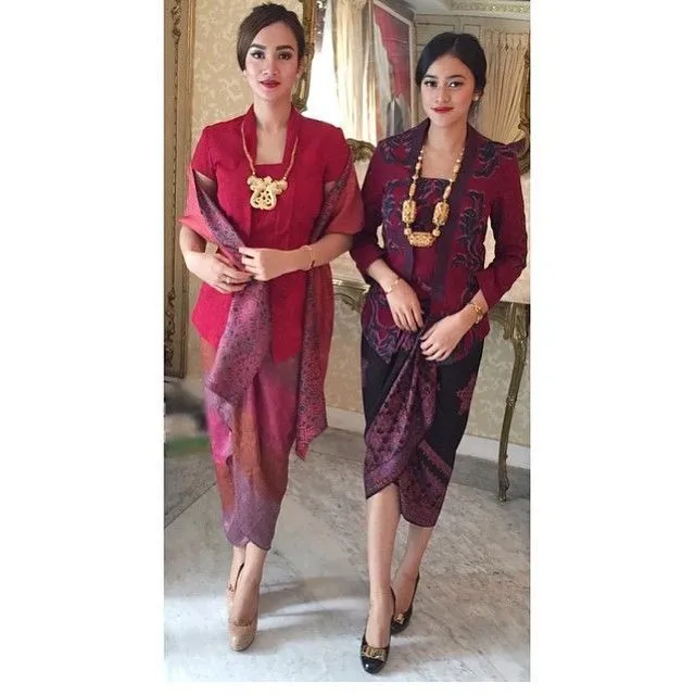 9 Inpirasi Kebaya Kutu Baru, demi Tampilan Cantik di Hari Wisudamu 11