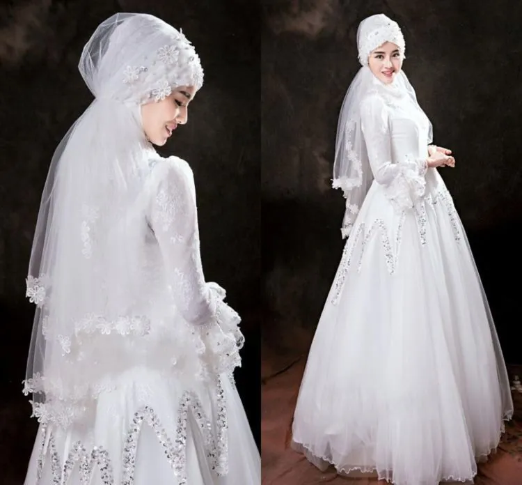 15 Inspirasi Gaun Pernikahan Syar'i Simple tapi Elegan 22